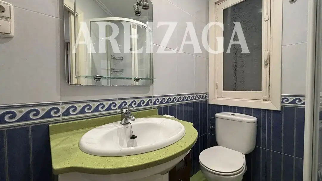 Bathroom of Flat for rent in Donostia - San Sebastián   with Heating, Terrace and Oven