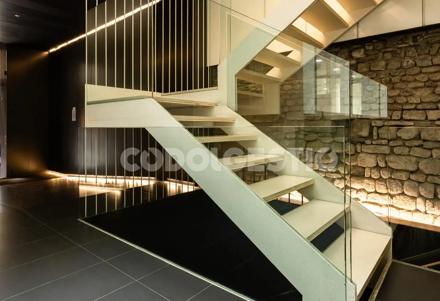 Flat for sale in Vic