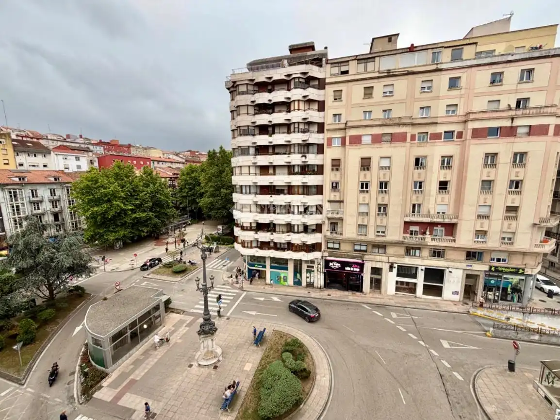 Vista exterior de Pis en venda en Santander