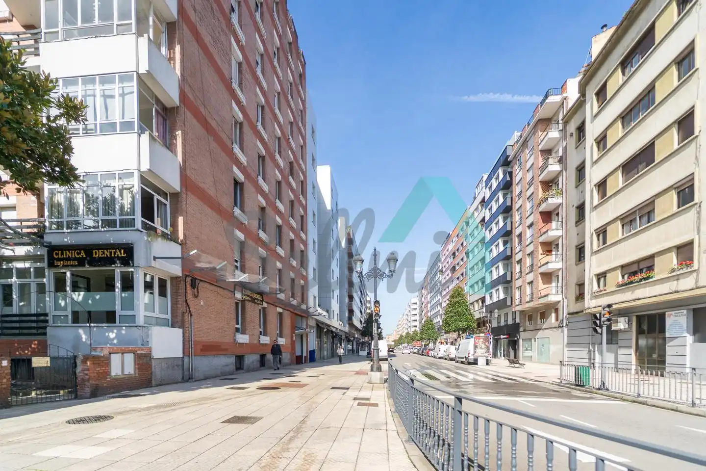 Vista exterior de Piso en venta en Oviedo  con Calefacción, Parquet y Terraza