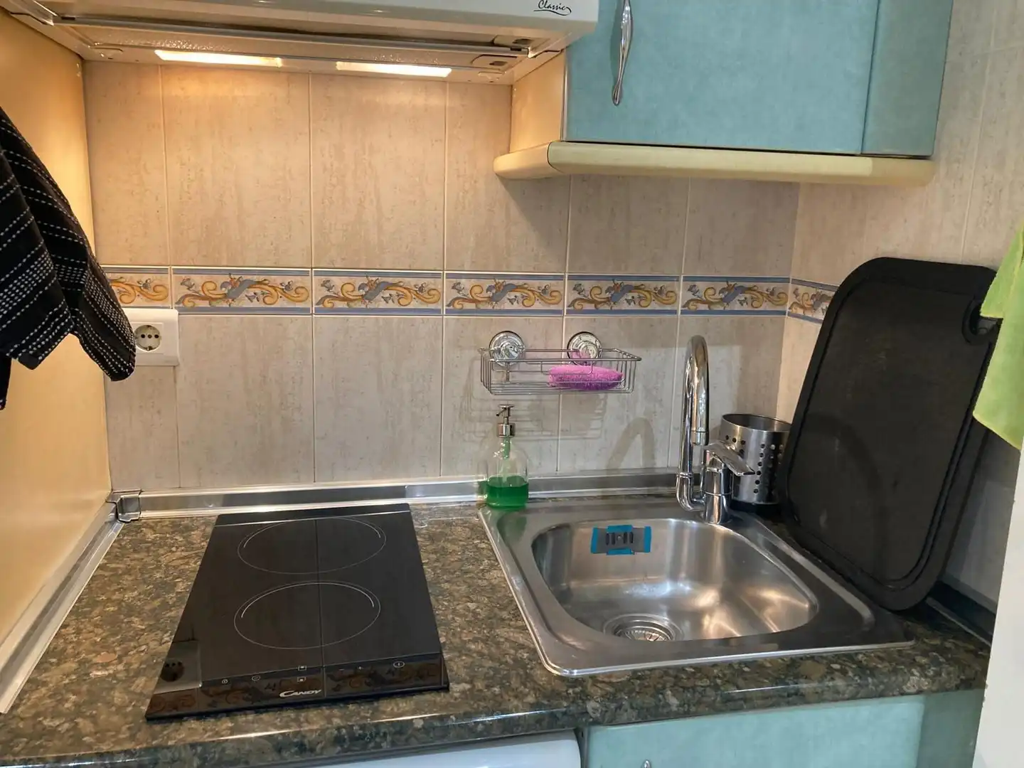 Cocina de Estudio de alquiler en Benalmádena con Piscina comunitaria