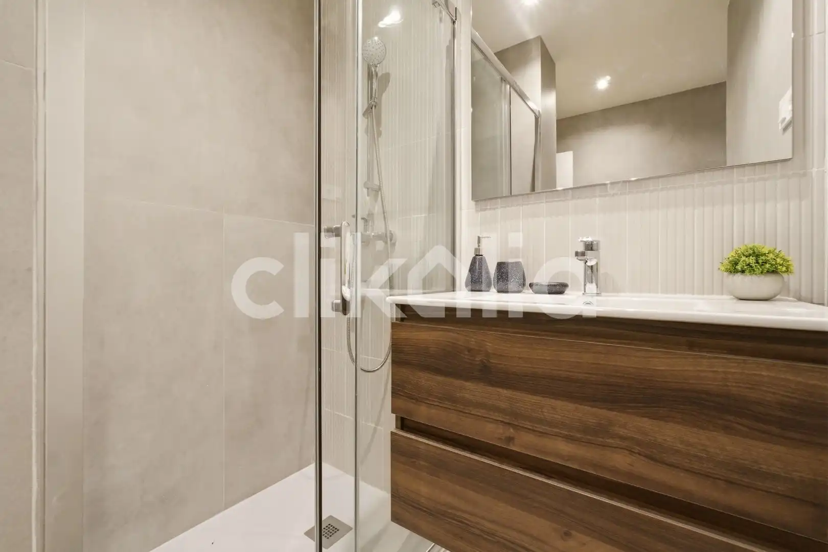 Badezimmer von Wohnung zum Verkauf in Madrid mit Klimaanlage, Heizung und Terrasse