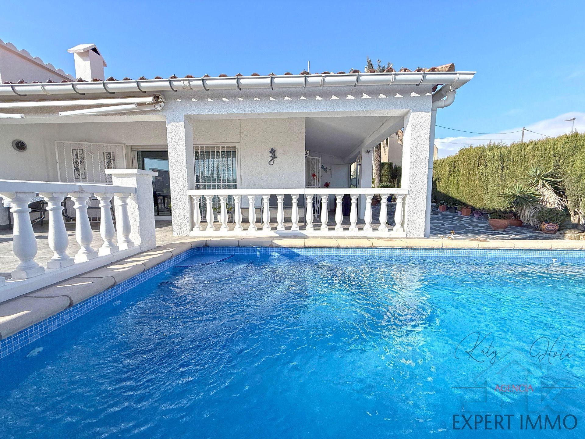 Piscina de Casa o xalet en venda en Roses amb Aire condicionat, Calefacció i Jardí privat
