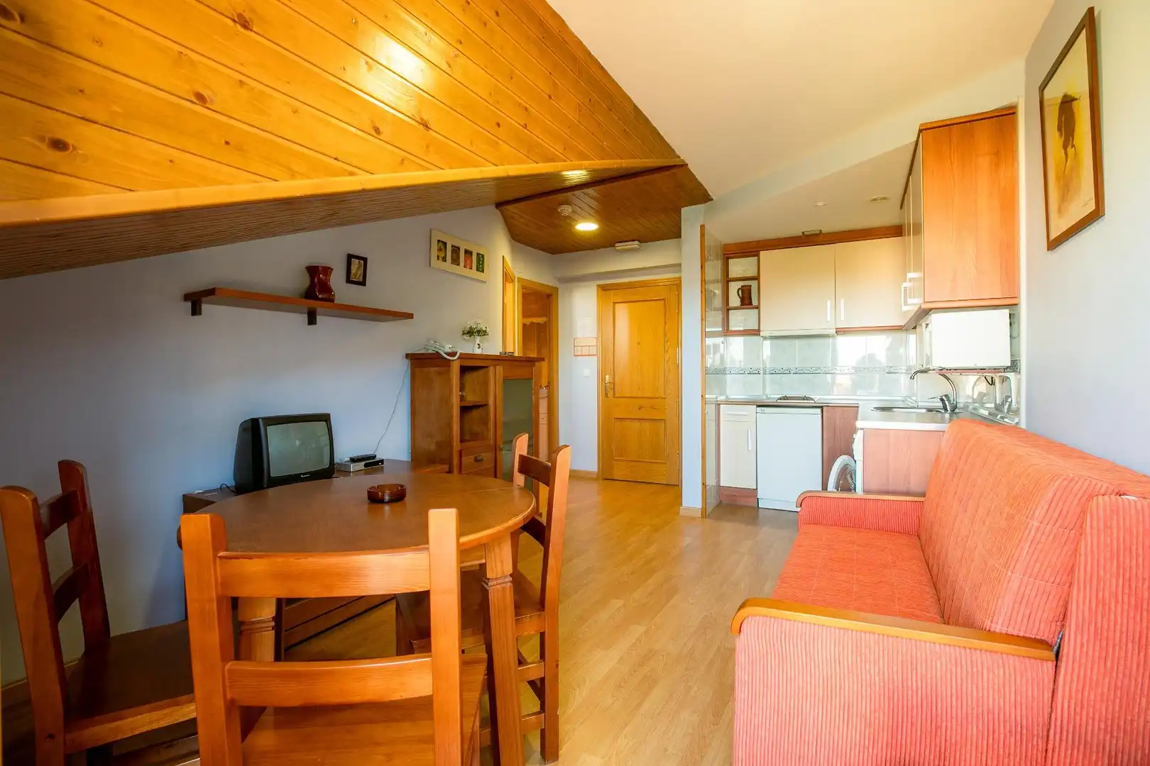 Wohnzimmer von Gebäude zum Verkauf in Puente la Reina de Jaca
