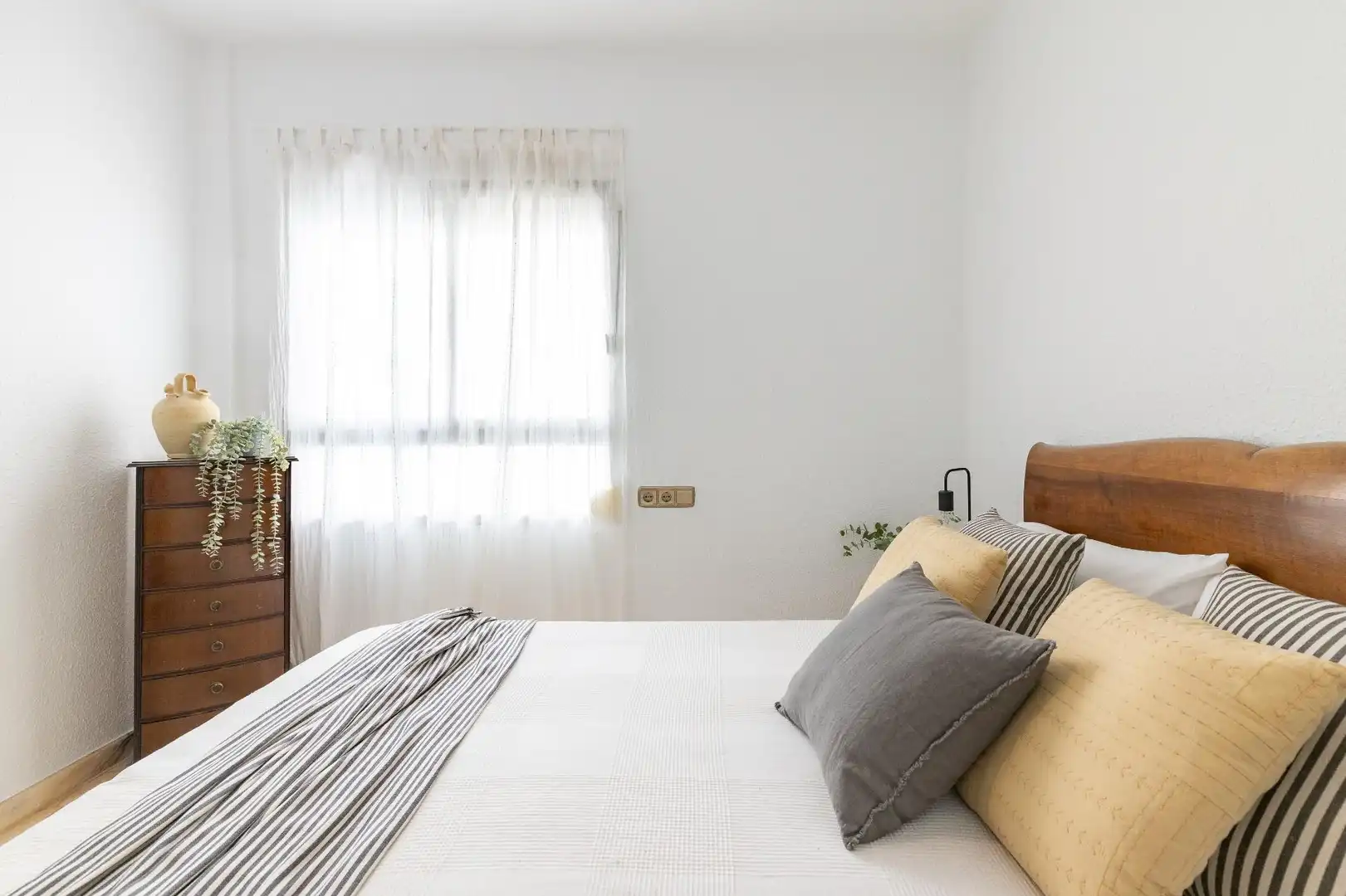 Bedroom of Flat for sale in Valencia  with Air Conditioner