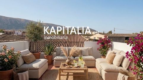 Casa de pueblo en Planes de más de 200 m2 distribuida en cuatro plantas.