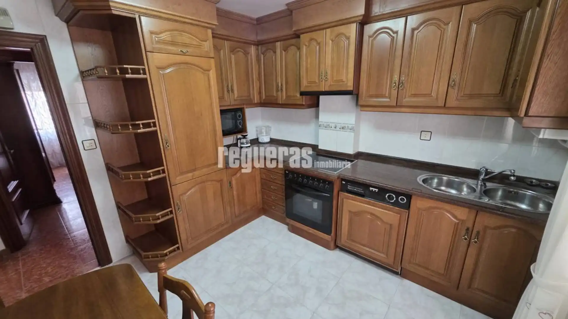 Cocina de Piso en venta en Pravia con Calefacción