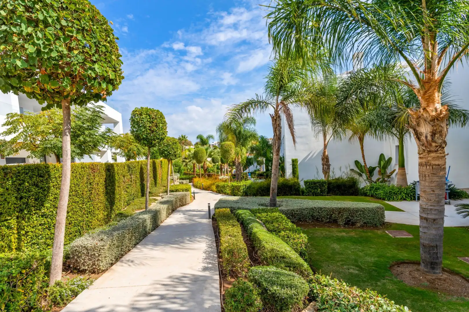 Garten von Wohnungen zum Verkauf in Estepona mit Klimaanlage, Terrasse und Schwimmbad