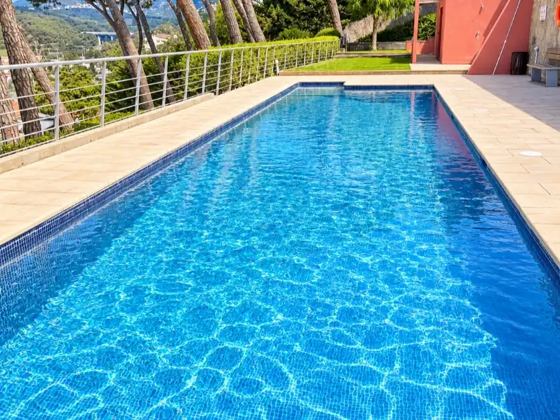 Piscina de Pis en venda en Sant Pol de Mar amb Aire condicionat i Terrassa