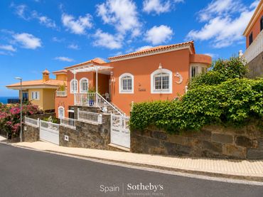 Casa con jardín en venta en Calle el Tilo