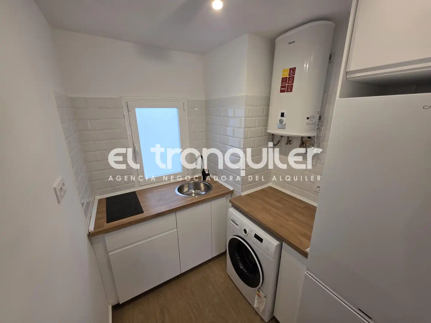 Kitchen of Flat for rent in Madrid  with Terrace and Washing machine