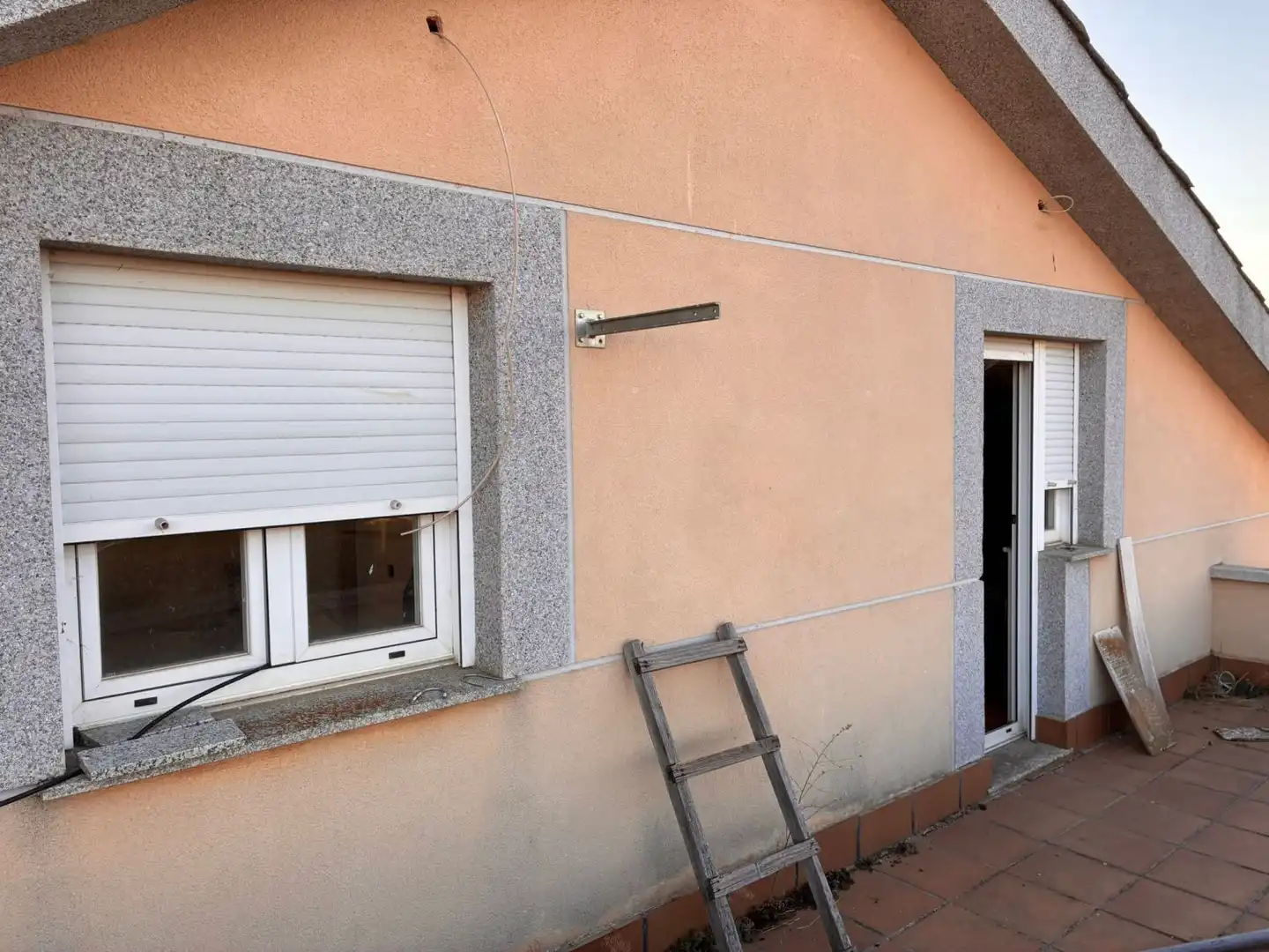 Vista exterior de Casa o xalet en venda en Calvarrasa de Arriba amb Calefacció i Terrassa