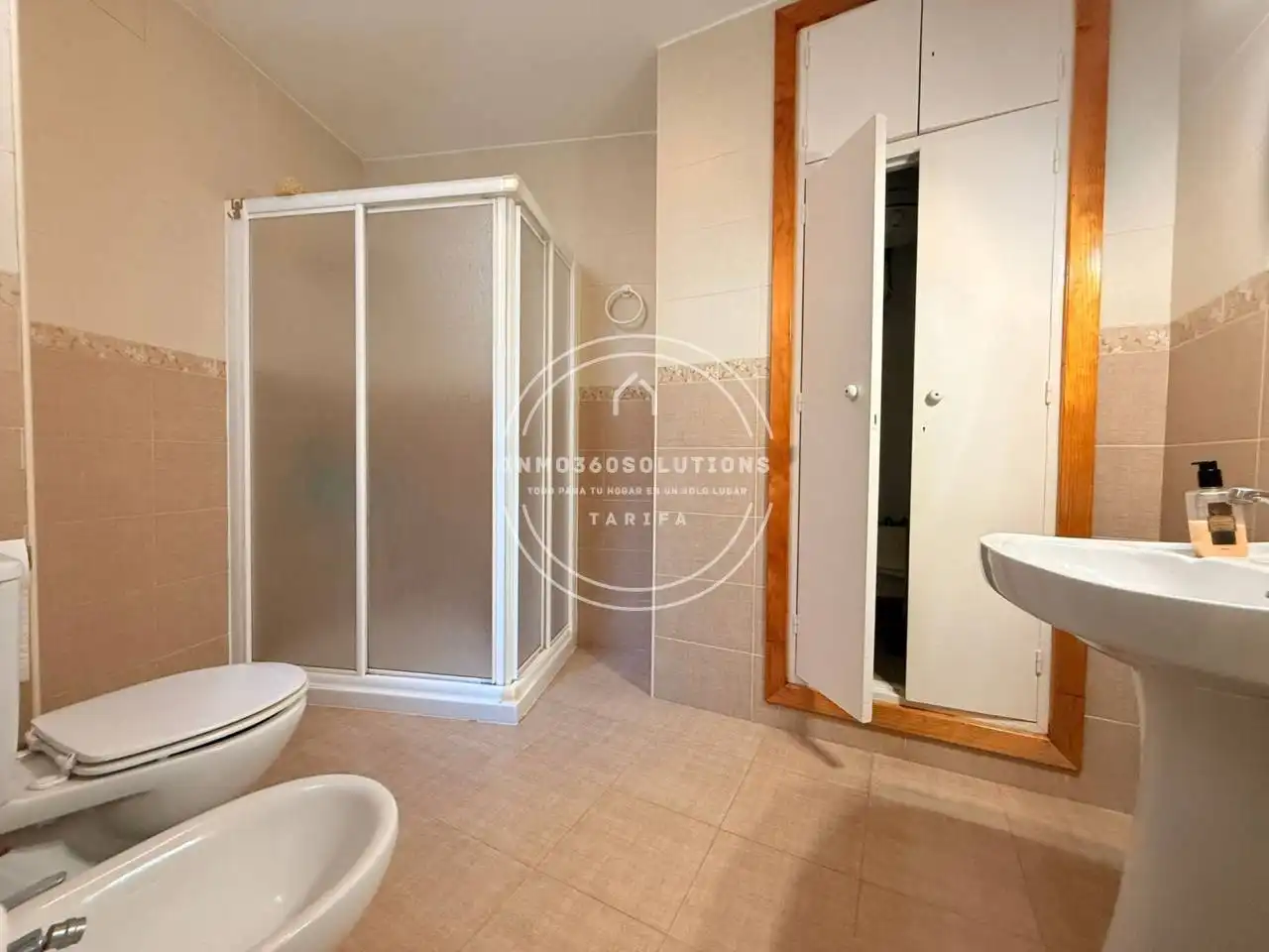 Bathroom of Flat for sale in Tarifa  with Terrace and Furnished