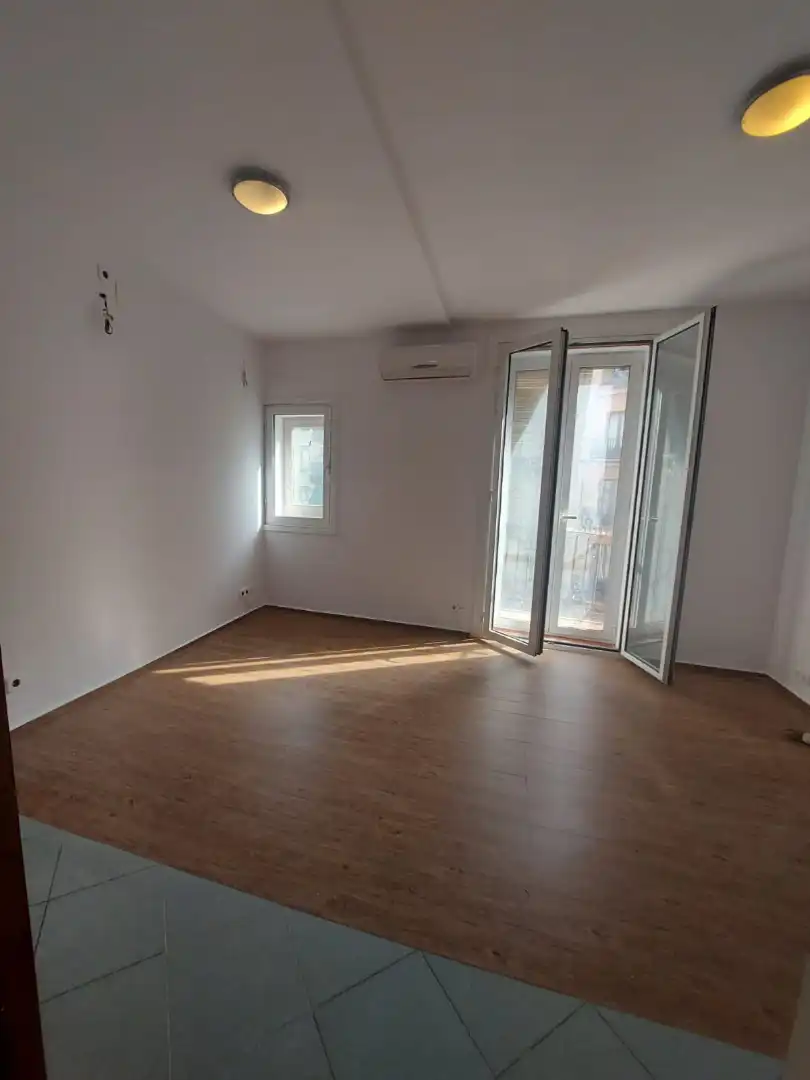 Habitación de Piso en venta en Barcelona con Trastero, Horno y Balcón