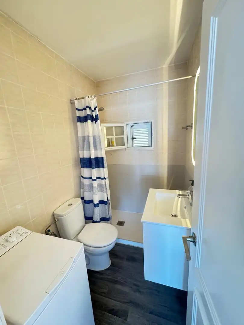 Bany de Apartament en venda en Es Mercadal amb Jardí privat, Moblat i Balcó