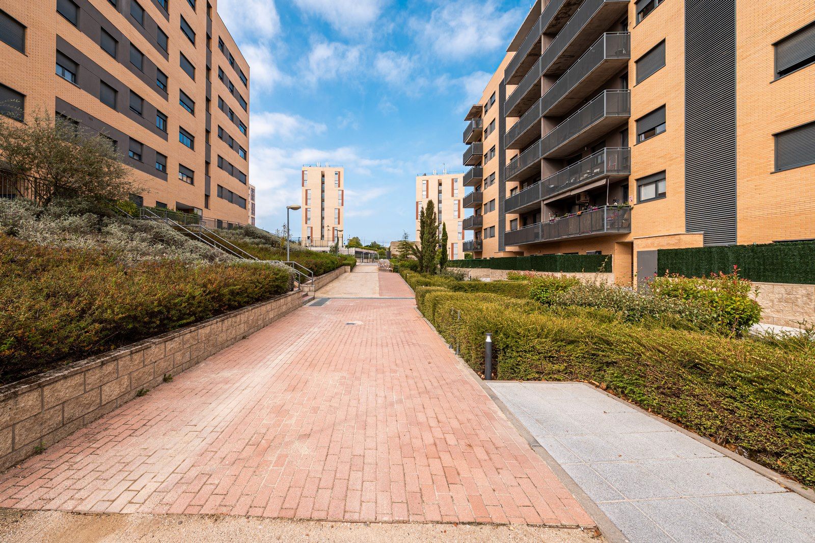 Vista exterior de Piso en venta en Tres Cantos con Parquet y Trastero