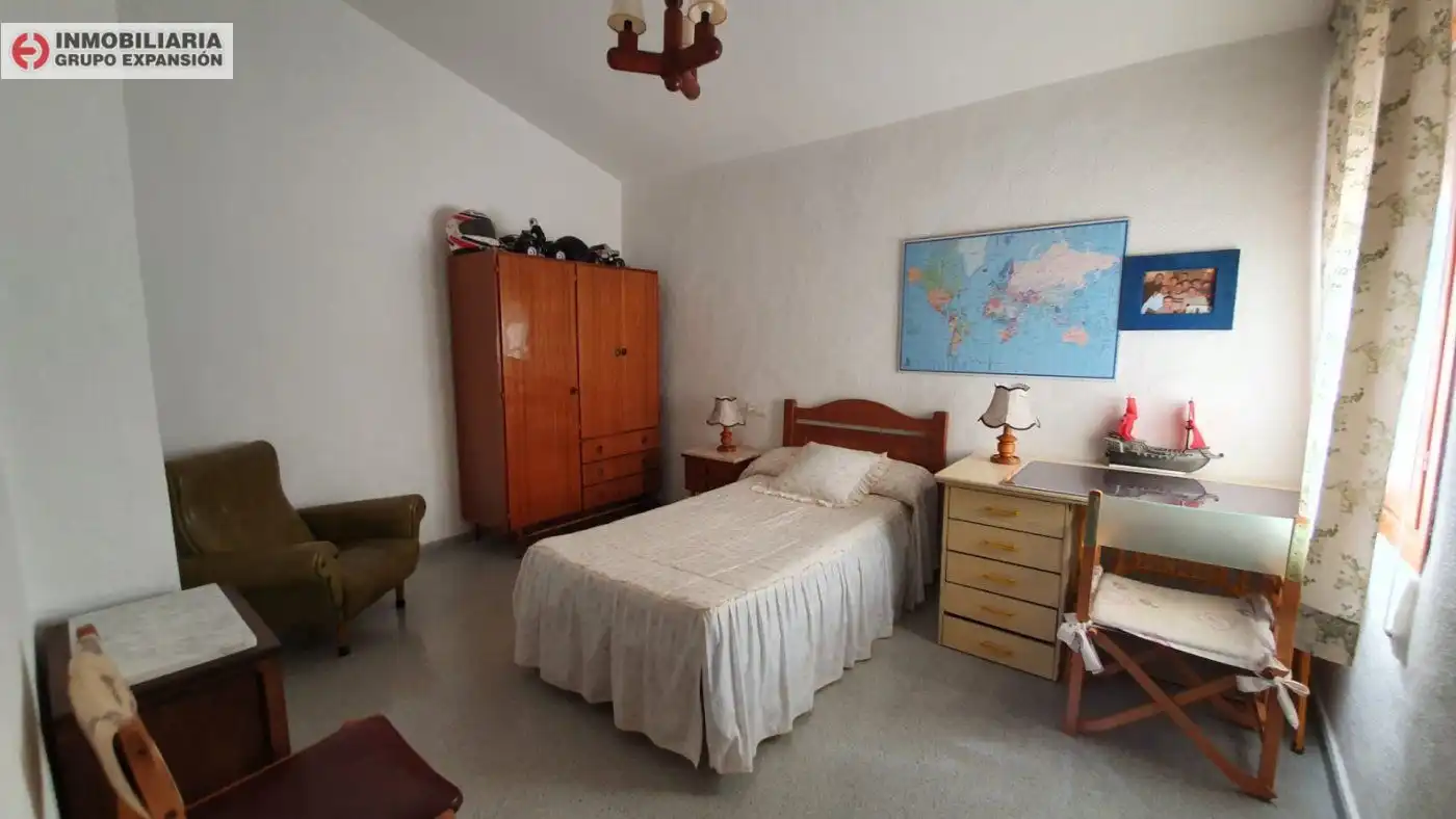 Dormitori de Casa o xalet en venda en Elche / Elx amb Calefacció, Jardí privat i Terrassa