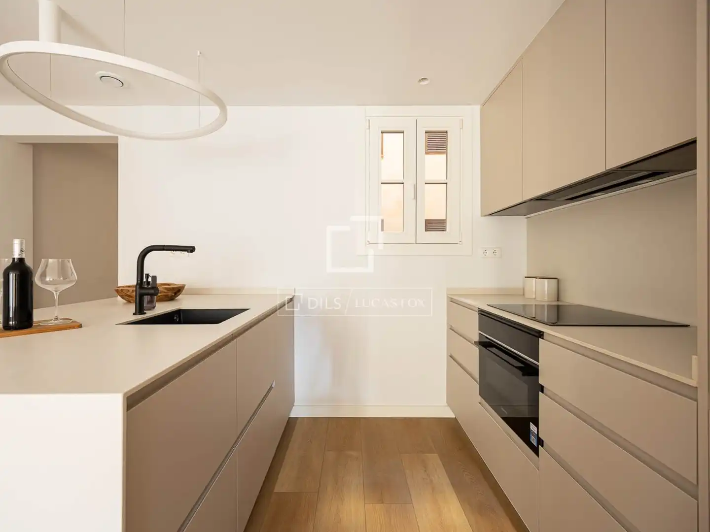 Kitchen of Flat for sale in Barcelona  with Air Conditioner, Terrace and Swimming Pool