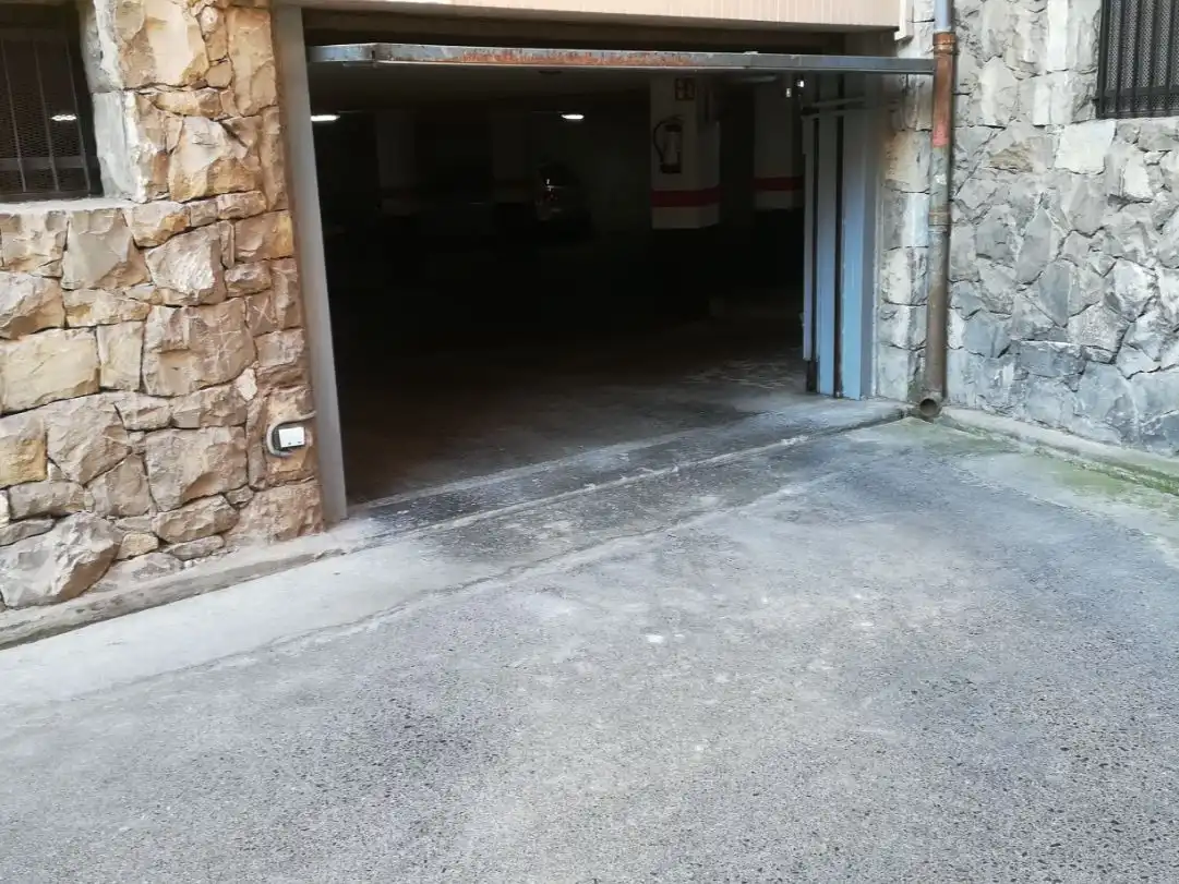 Parking to rent in Kasune 17, imagen 6