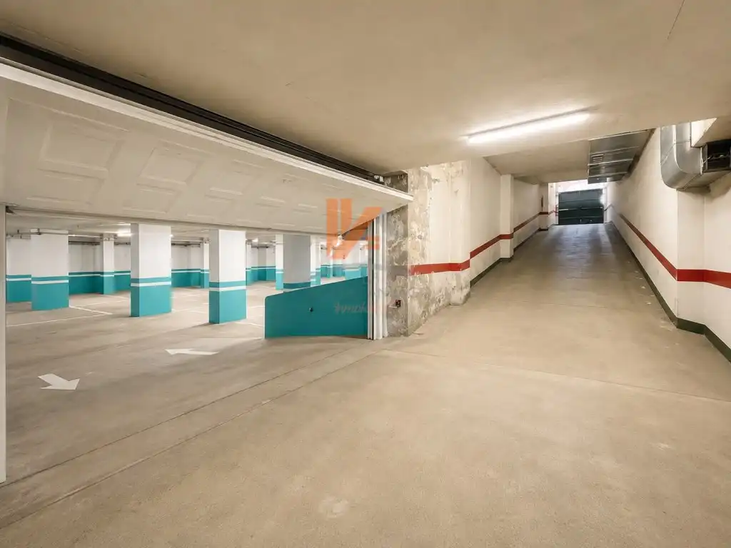 Parking of Garage for rent in Santiago de Compostela 