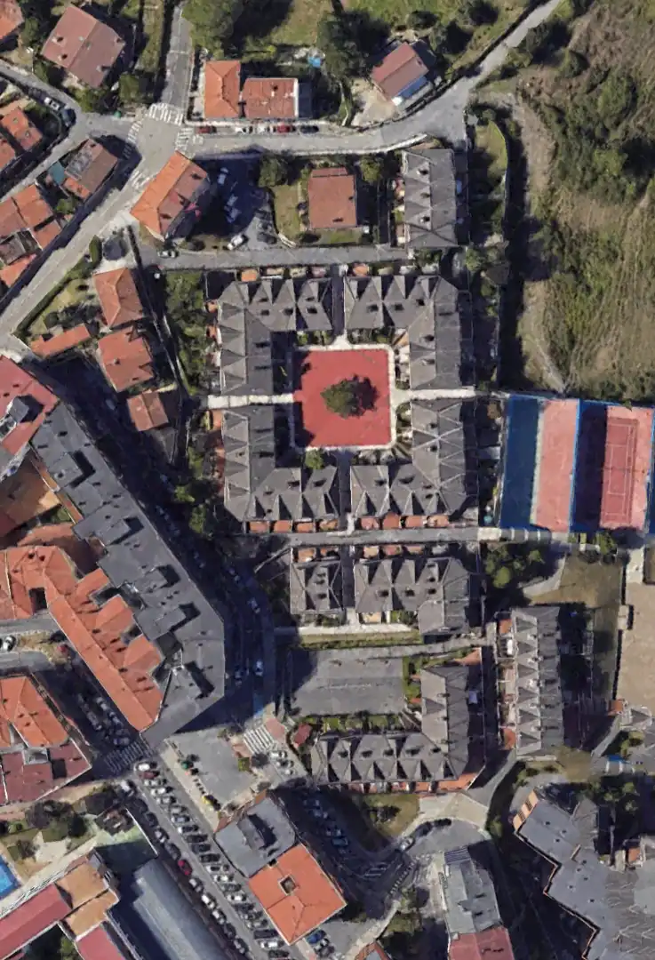 Vista exterior de Casa o xalet en venda en Valle de Trápaga-Trapagaran amb Calefacció, Jardí privat i Terrassa