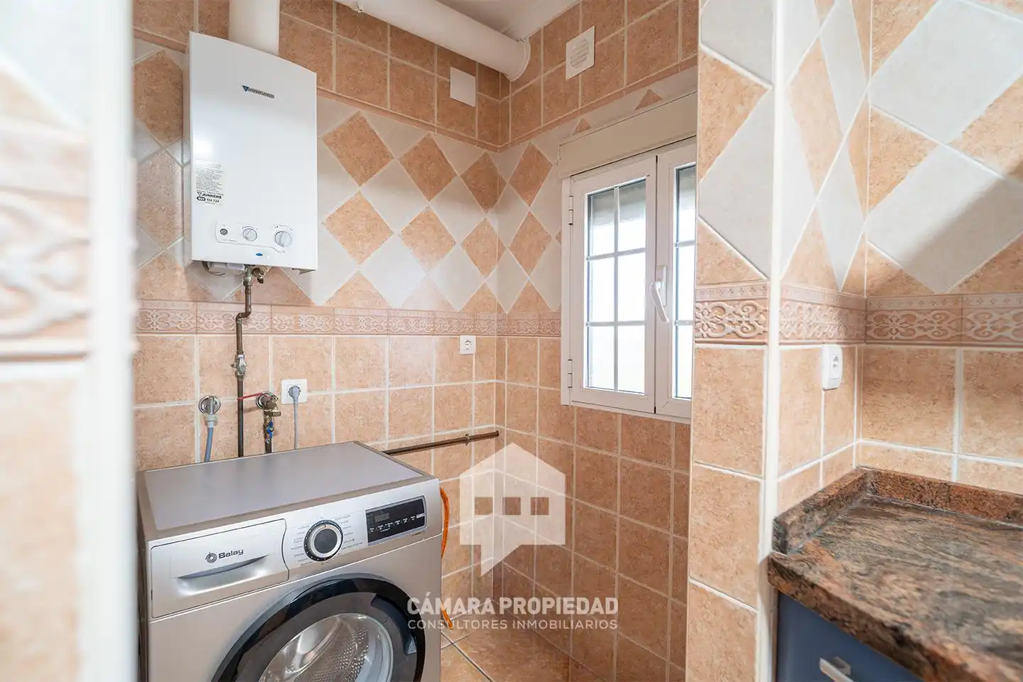 Cuina de Pis en venda en Huelva amb Terrassa, Traster i Moblat
