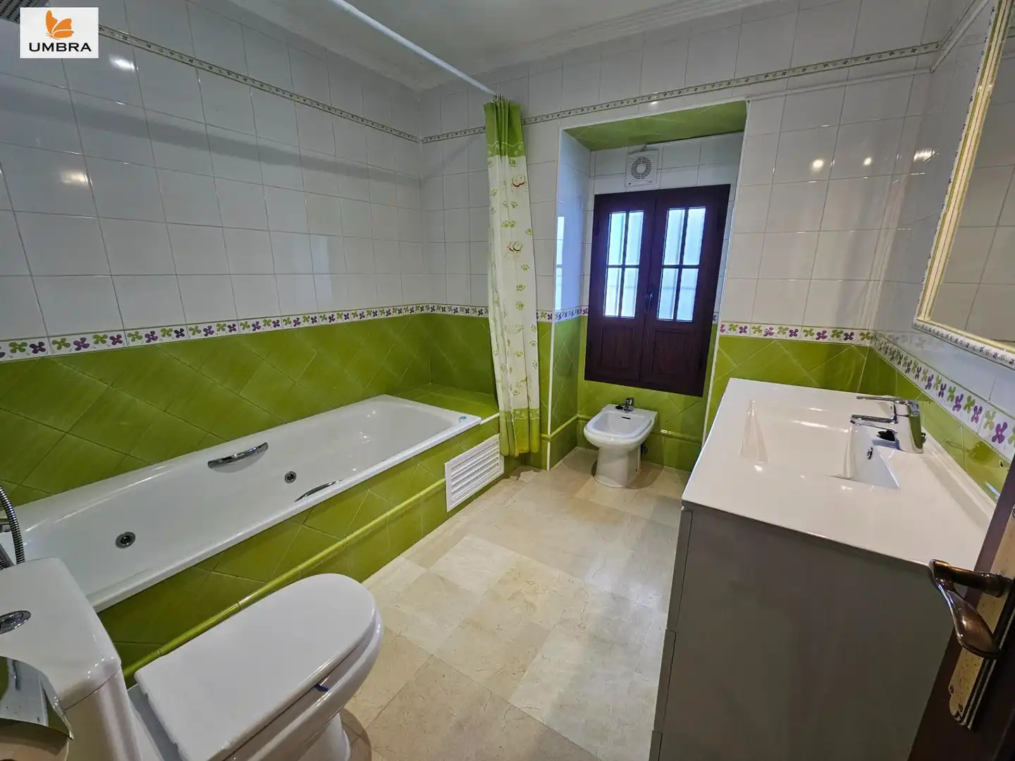Badezimmer von Wohnung zum Verkauf in Alcalá de los Gazules