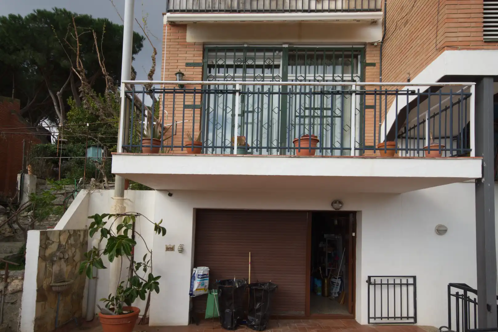 Vista exterior de Casa adosada en venda en Argentona amb Aire condicionat, Calefacció i Jardí privat