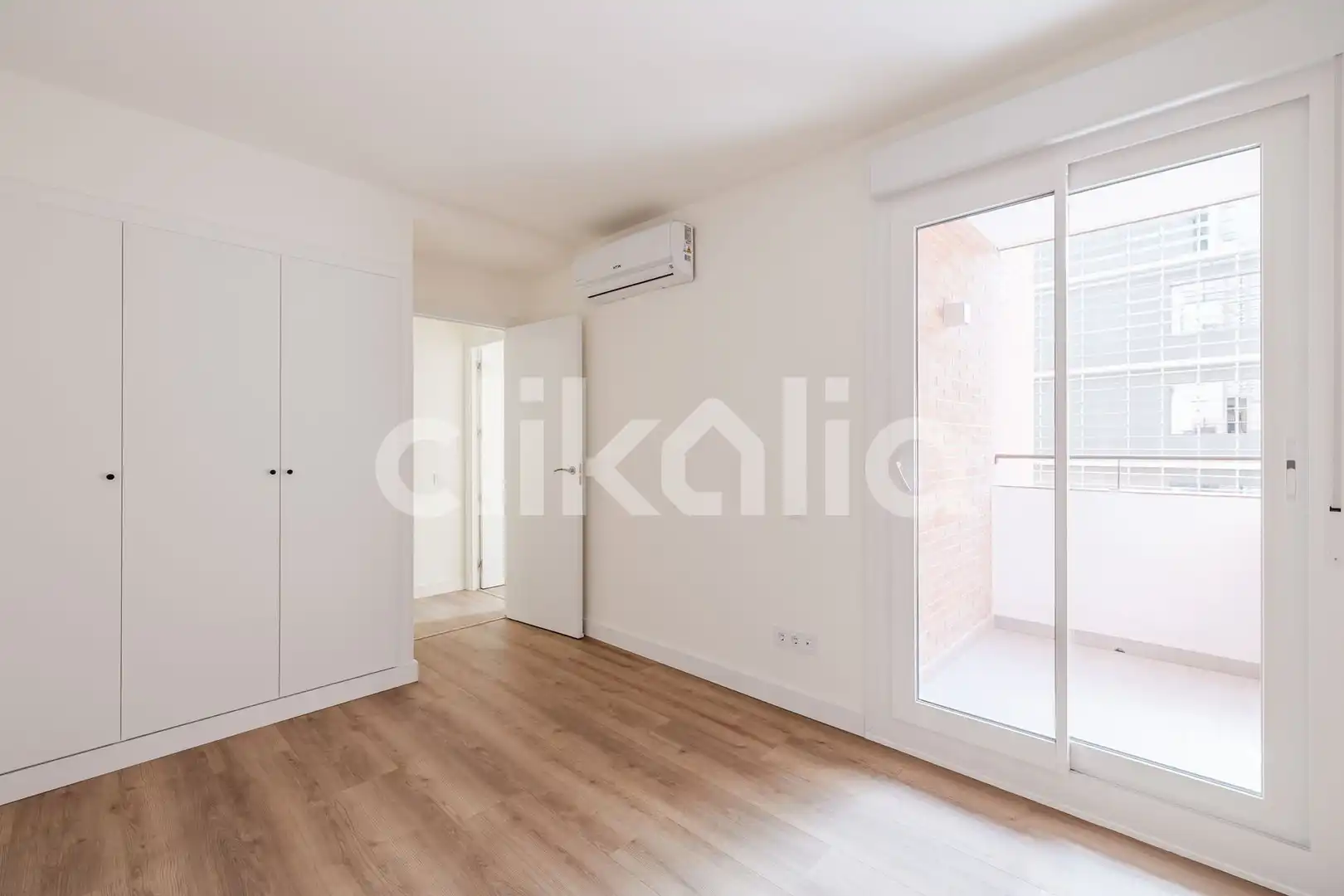 Bedroom of Flat for sale in Málaga  with Air Conditioner, Terrace and Balcony