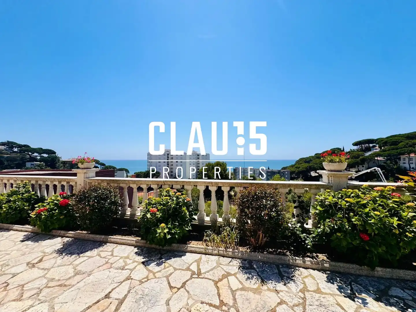 Vista exterior de Casa o chalet en venta en Sant Pol de Mar con Jardín privado, Terraza y Piscina