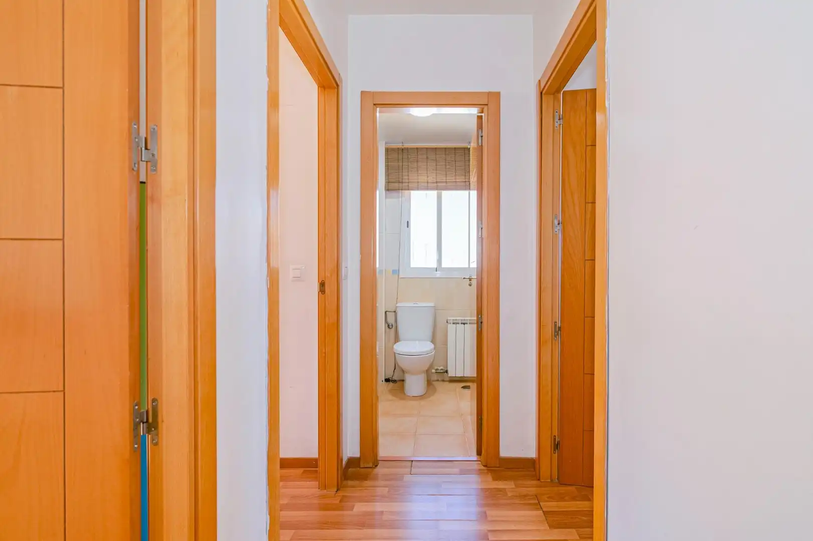 Casa aparellada amb terrassa en venda a Jun, imagen 17