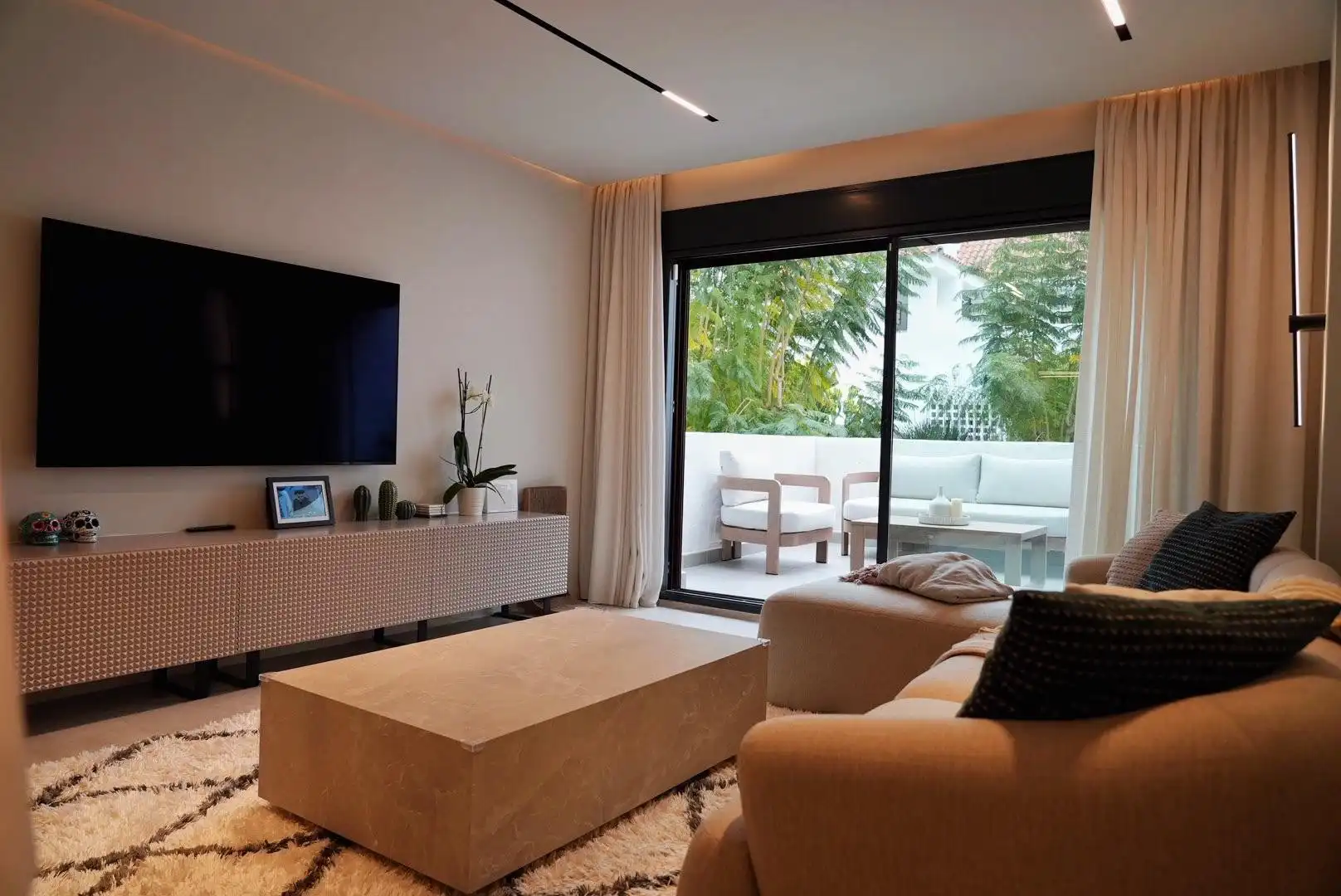 Apartament amb terrassa en venda a Nueva Andalucía