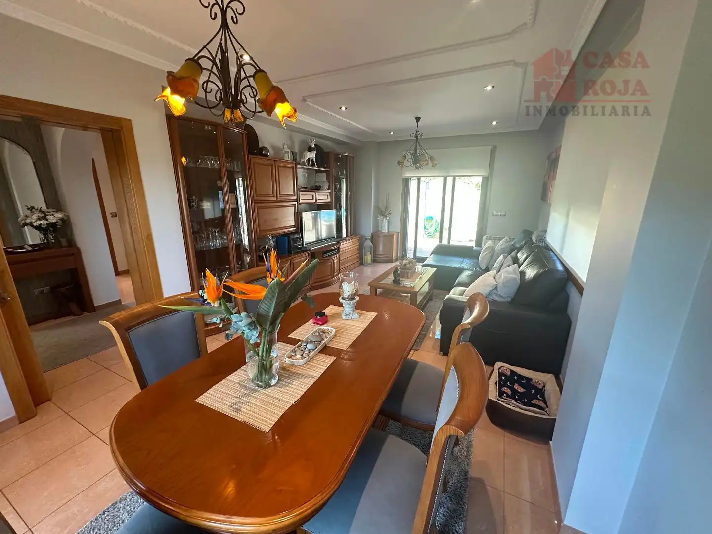 Sala d'estar de Casa o xalet en venda en Cangas  amb Calefacció, Terrassa i Traster