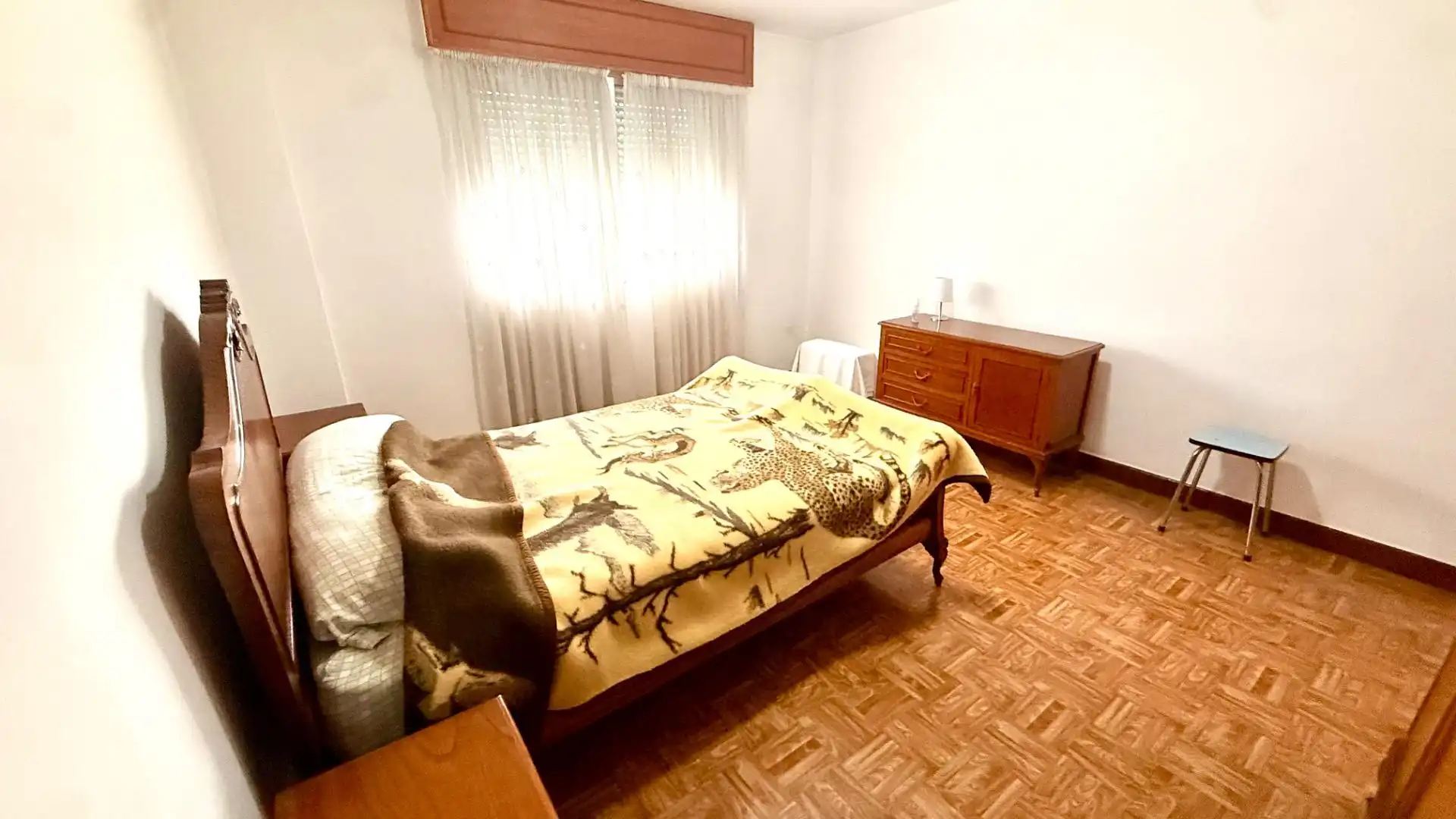 Habitación de Piso en venta en Ourense Capital  con Amueblado y Balcón