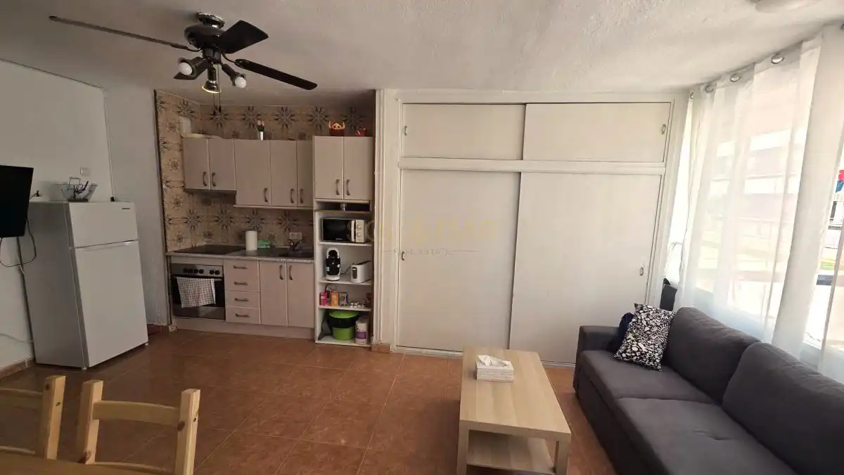 Cuina de Apartament en venda en Torremolinos amb Aire condicionat, Calefacció i Moblat