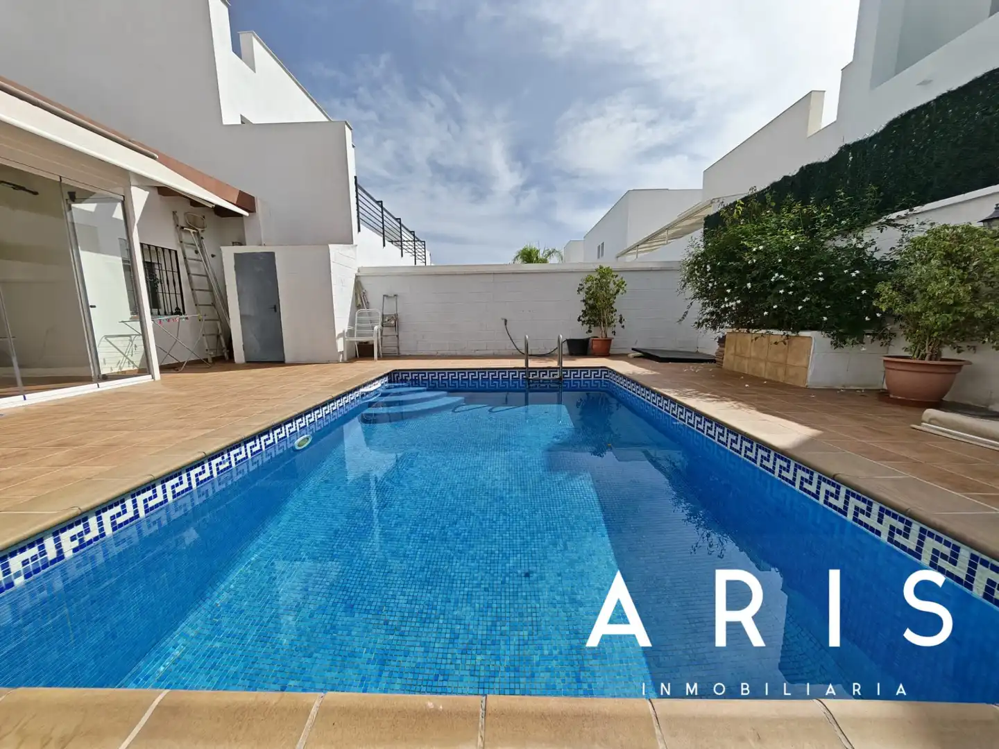 Piscina de Casa adosada en venta en Alhaurín de la Torre con Aire acondicionado y Piscina