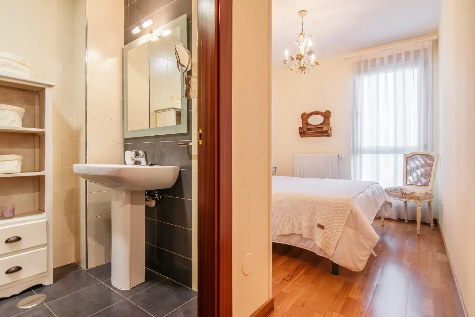 Schlafzimmer von Wohnung zum Verkauf in Gozón mit Heizung, Privatgarten und Abstellraum