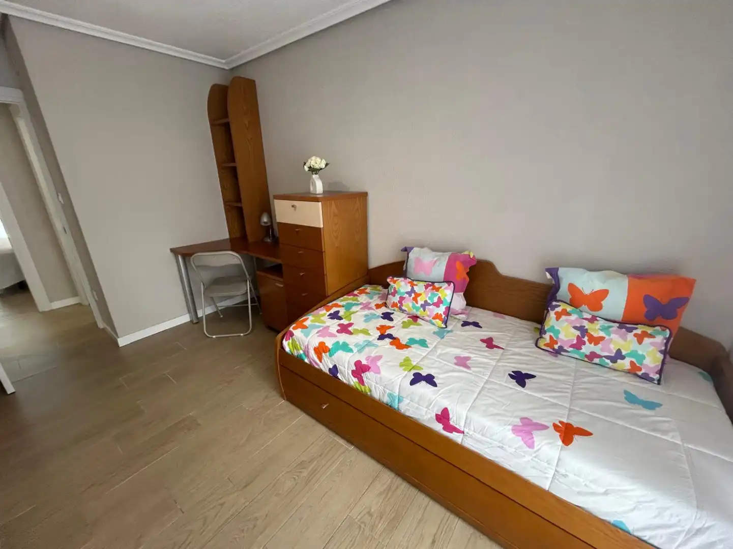 Schlafzimmer von Wohnung zur Miete in Cabezón de la Sal mit Heizung und Balkon