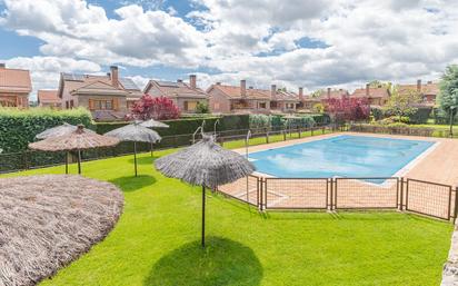 Swimming pool of House or chalet for sale in Las Rozas de Madrid  with Air Conditioner, Heating and Private garden