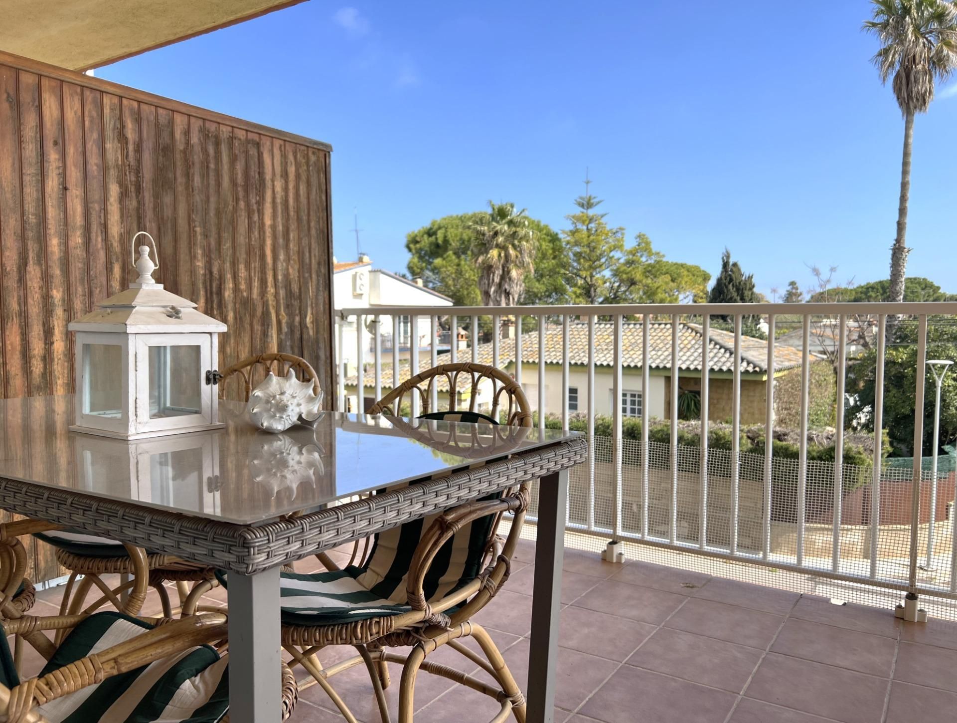 Terrasse von Wohnungen zum Verkauf in Sant Pere Pescador mit Terrasse, Balkon und Alarm