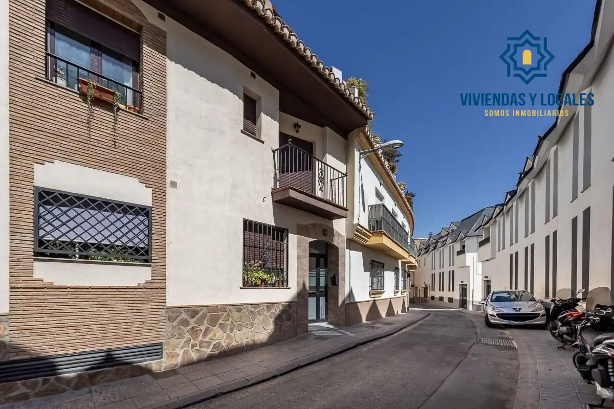 Vista exterior de Pis en venda en Monachil amb Aire condicionat i Moblat