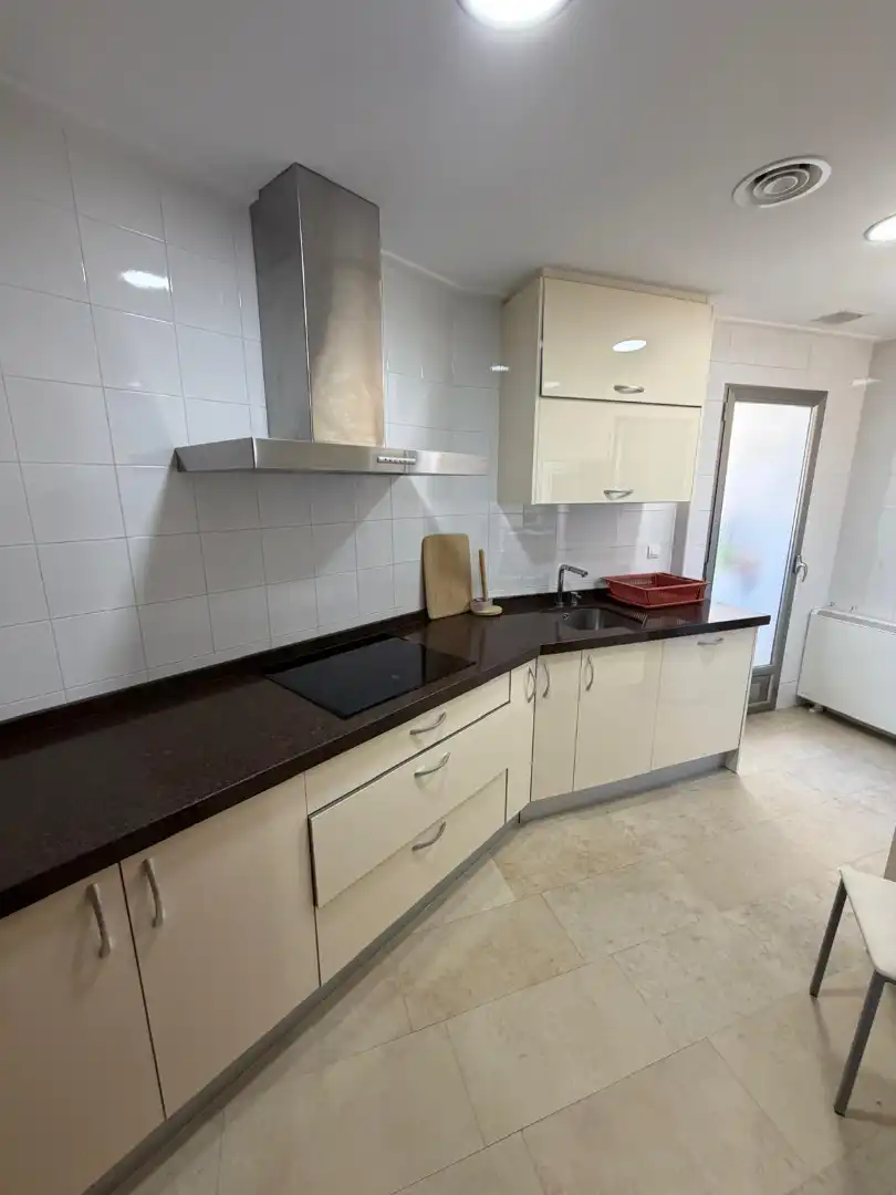 Cocina de Piso de alquiler en Albacete con Calefacción, Amueblado y Horno