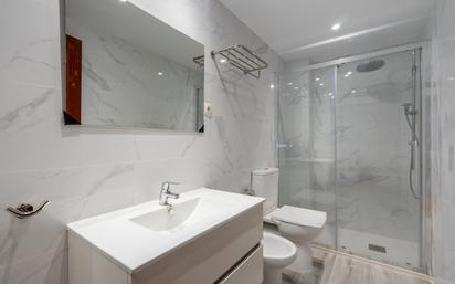 Bathroom of Flat for sale in Alcorcón  with Terrace and Balcony