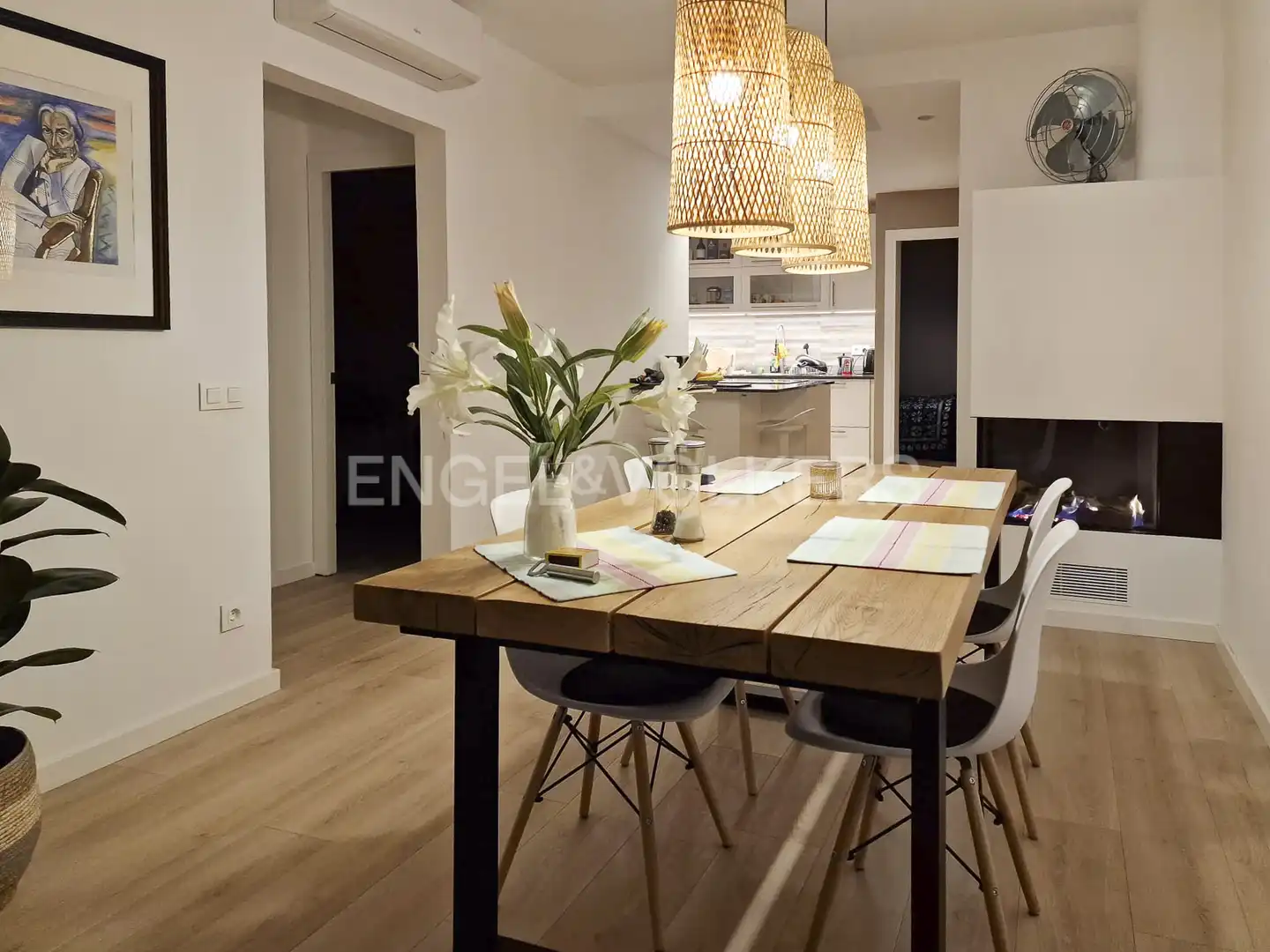 Menjador de Pis de lloguer en Castelldefels amb Aire condicionat, Calefacció i Parquet