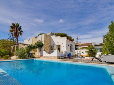 Chalet con piscina en venta en Orihuela Costa
