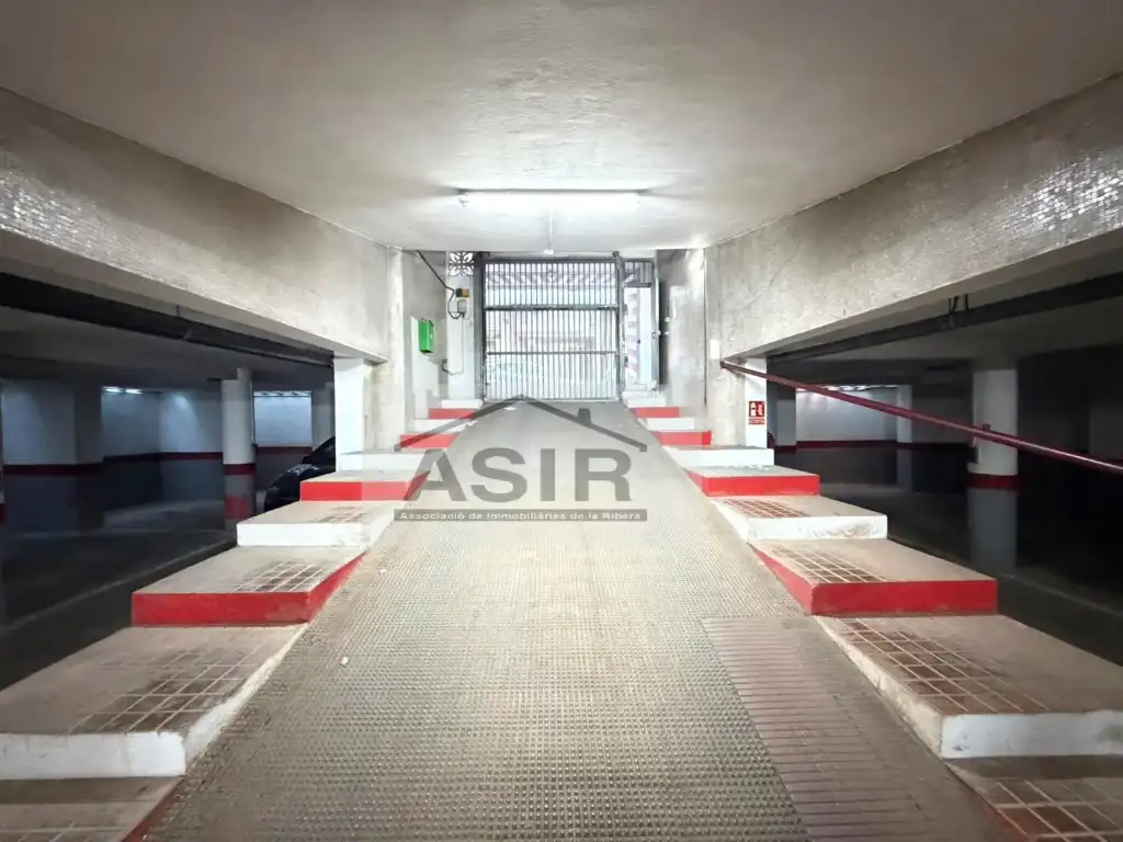Parkplatz von Garage zum Verkauf in Alzira