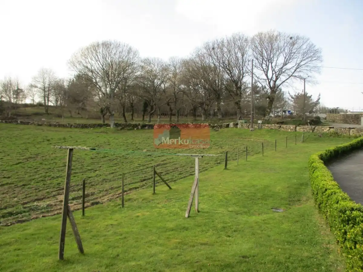Finca rústica en venda a Friol