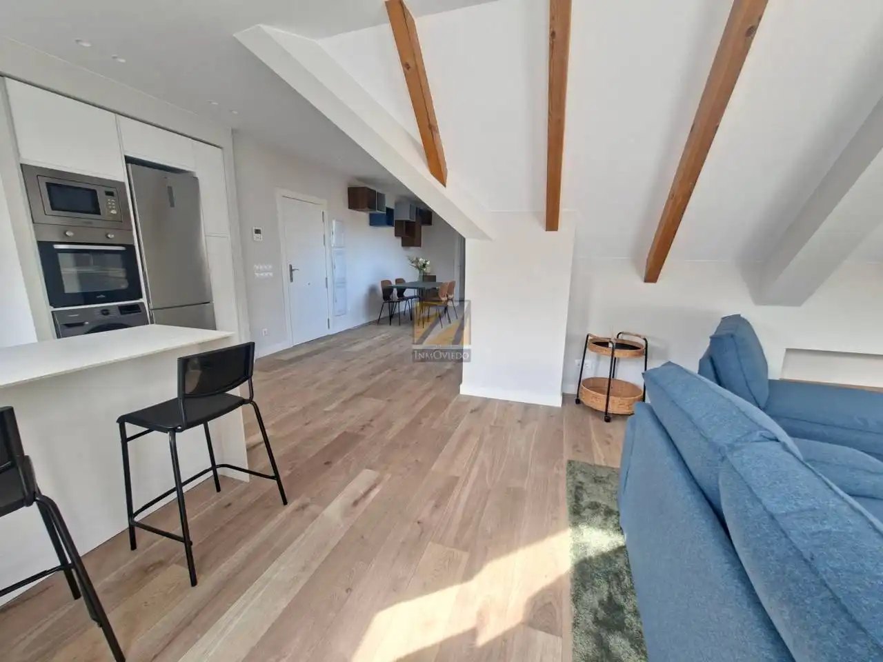Living room of Attic for sale in Oviedo   with Heating, Terrace and Furnished