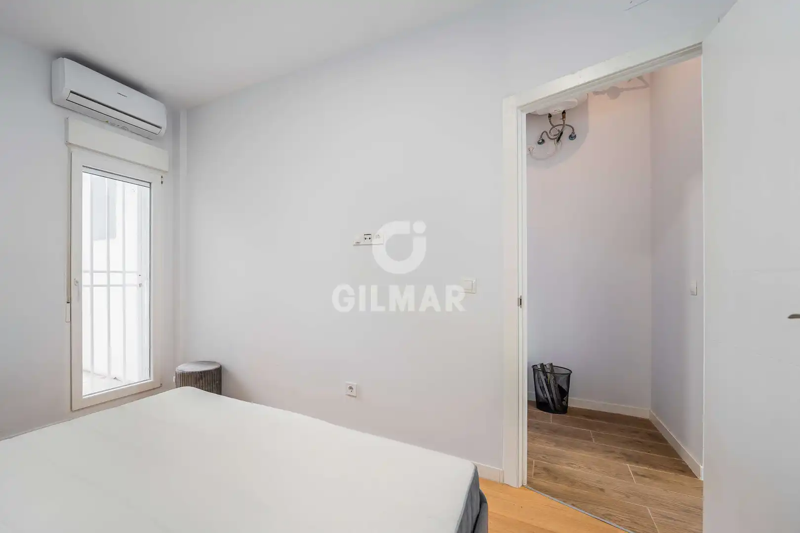 Dormitori de Apartament en venda en Madrid amb Calefacció