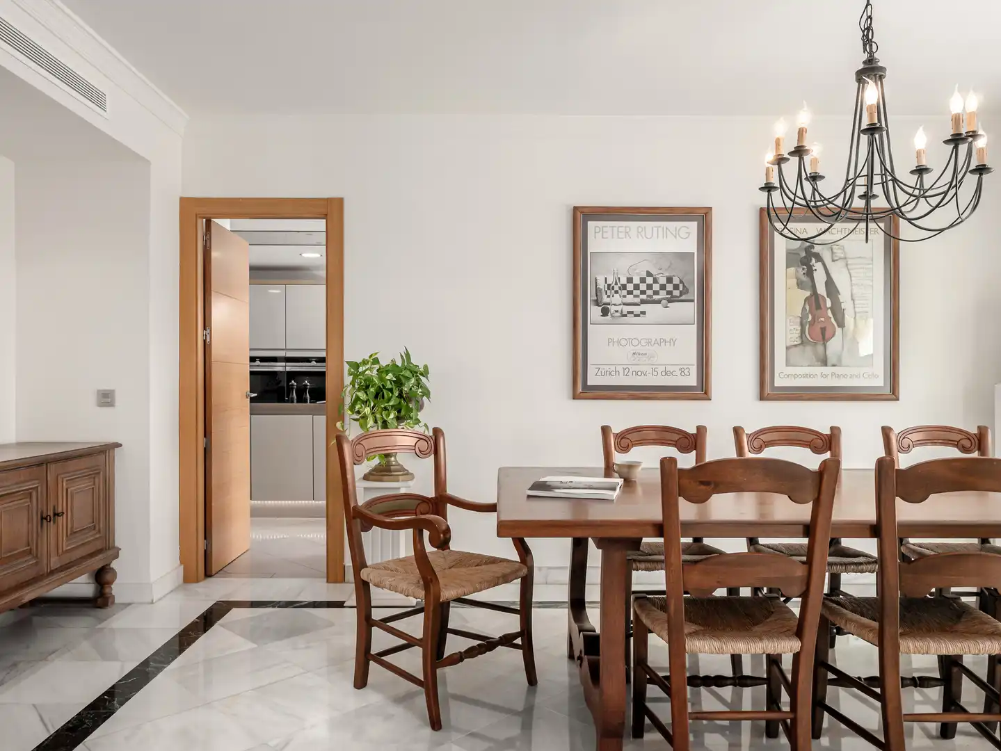 Comedor de Casa o chalet en venta en Marbella con Aire acondicionado, Calefacción y Piscina